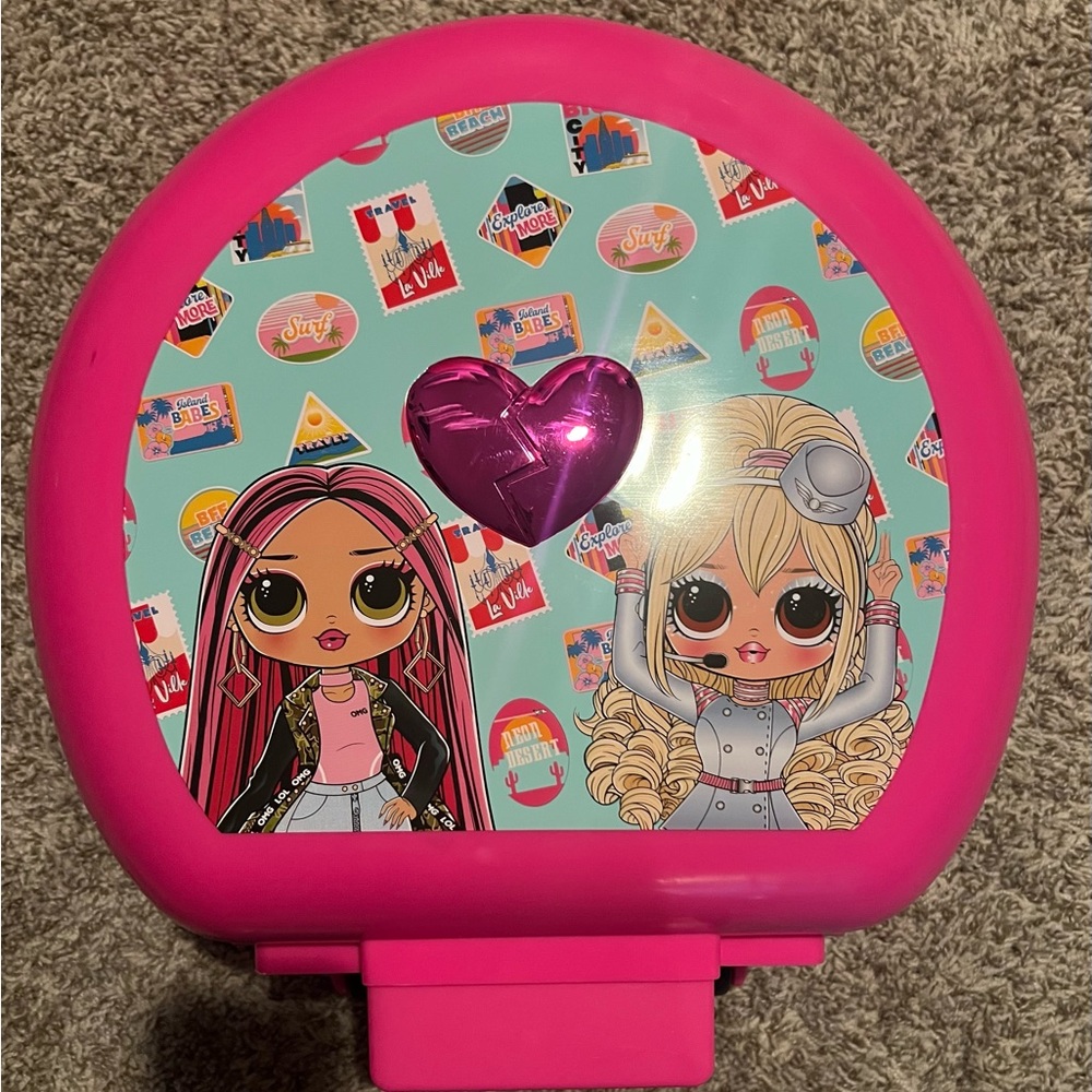L.O.L. Surprise! O.M.G. Fashion Closet On-The-Go Rolling Storage